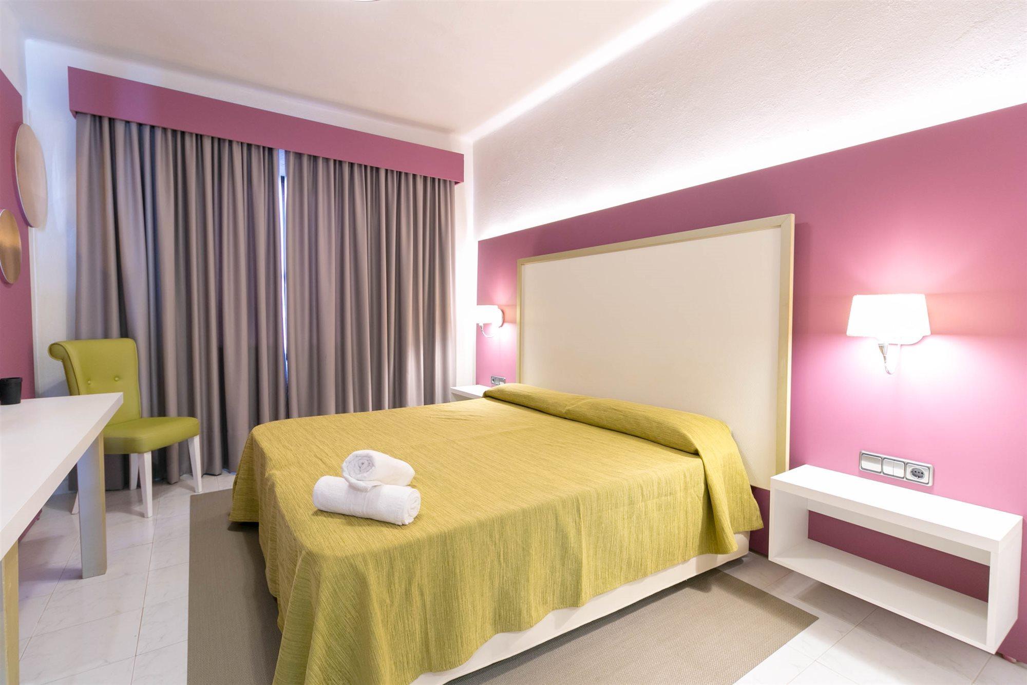 The Purple Hotel - Adults Only Sant Antoni de Portmany Екстериор снимка