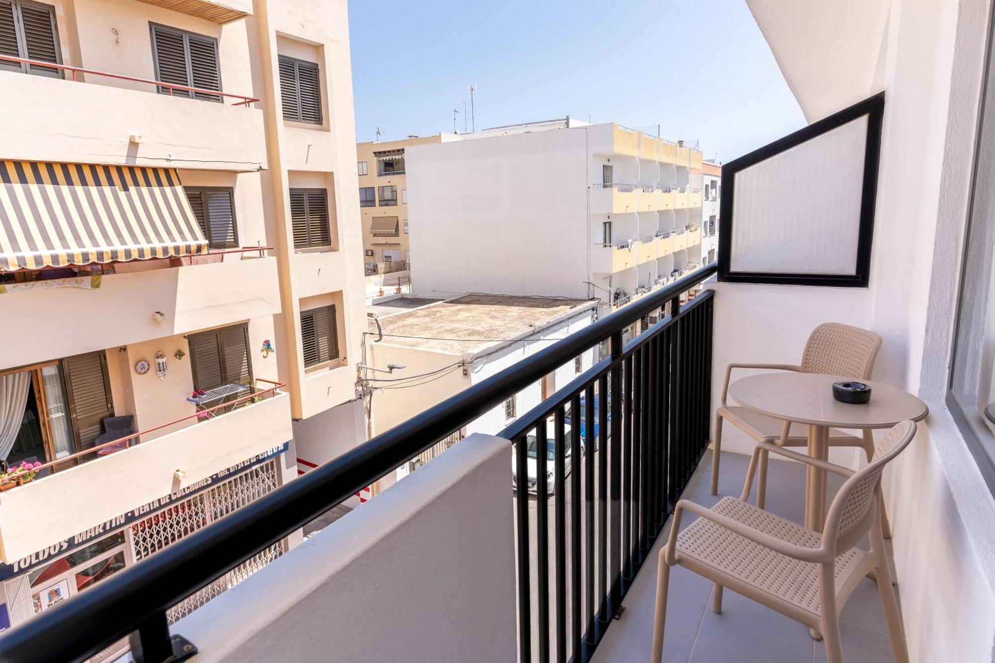 The Purple Hotel - Adults Only Sant Antoni de Portmany Стая снимка